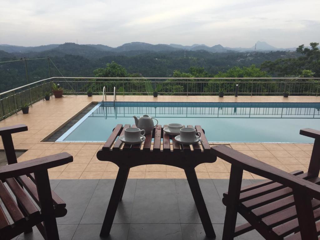 Lotus Villa Kandy ペラデニヤ エクステリア 写真