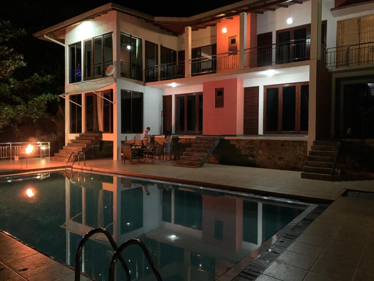 Lotus Villa Kandy ペラデニヤ エクステリア 写真